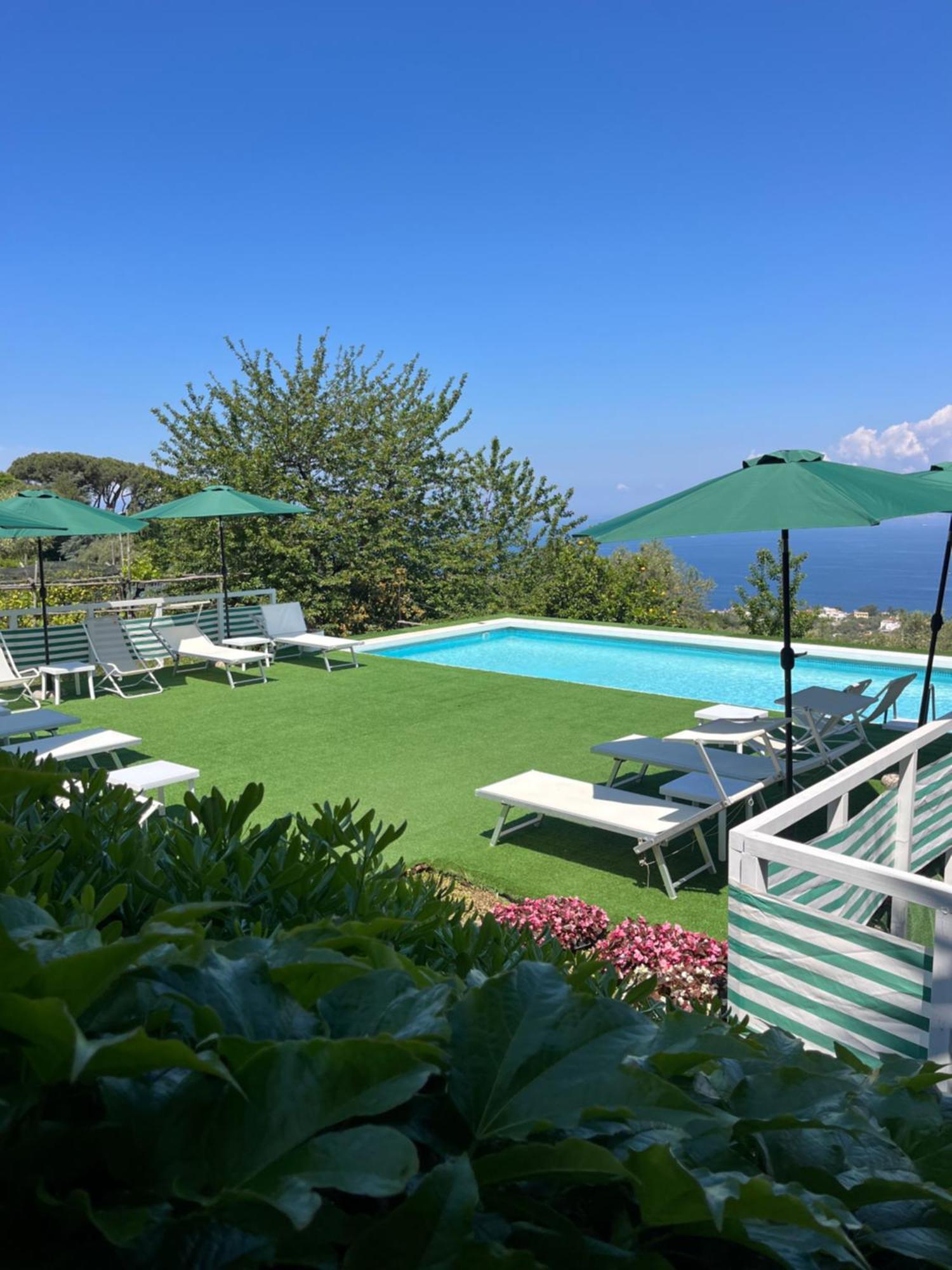 Sorrento Garden Hotel ภายนอก รูปภาพ