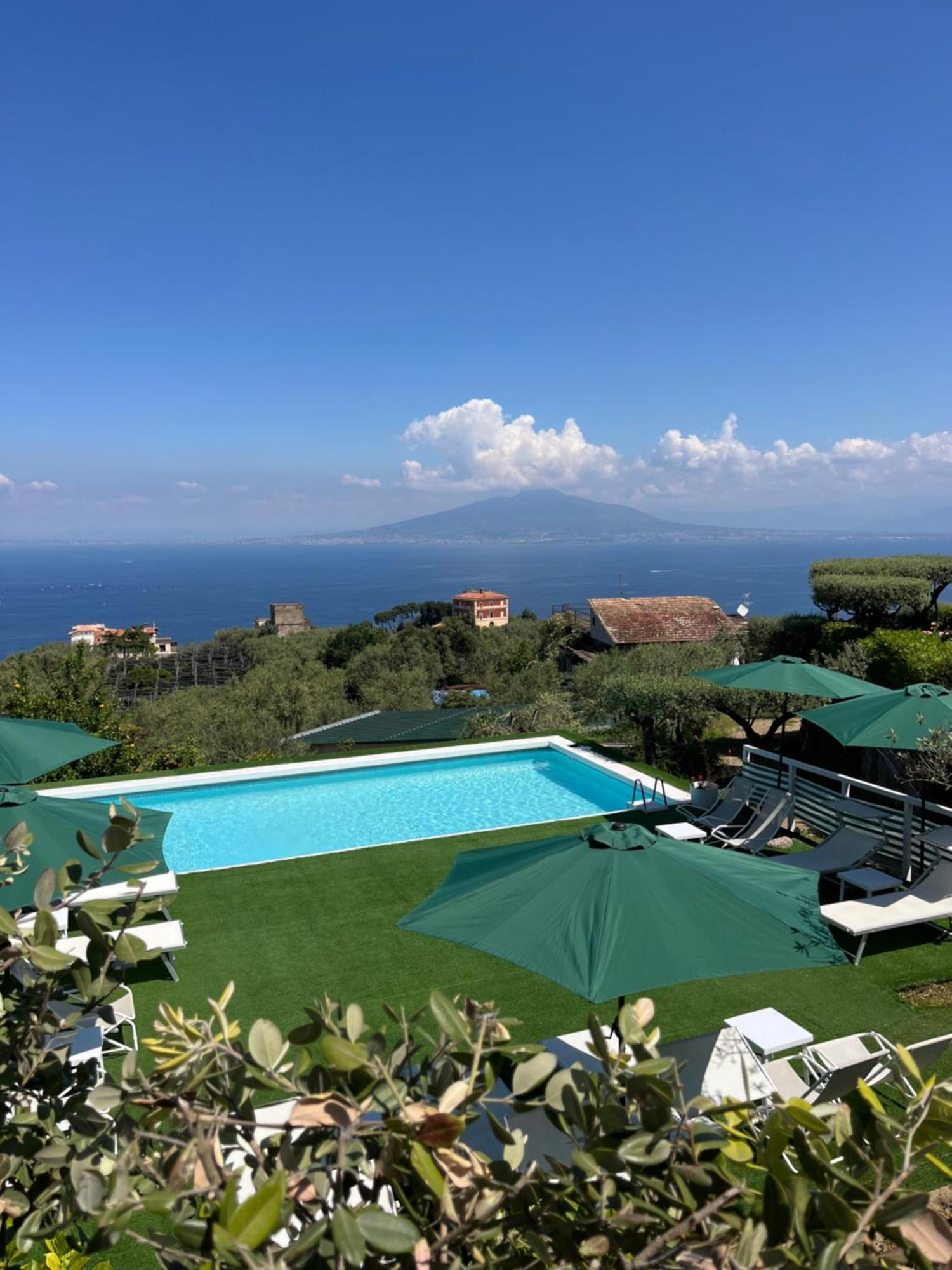 Sorrento Garden Hotel ภายนอก รูปภาพ