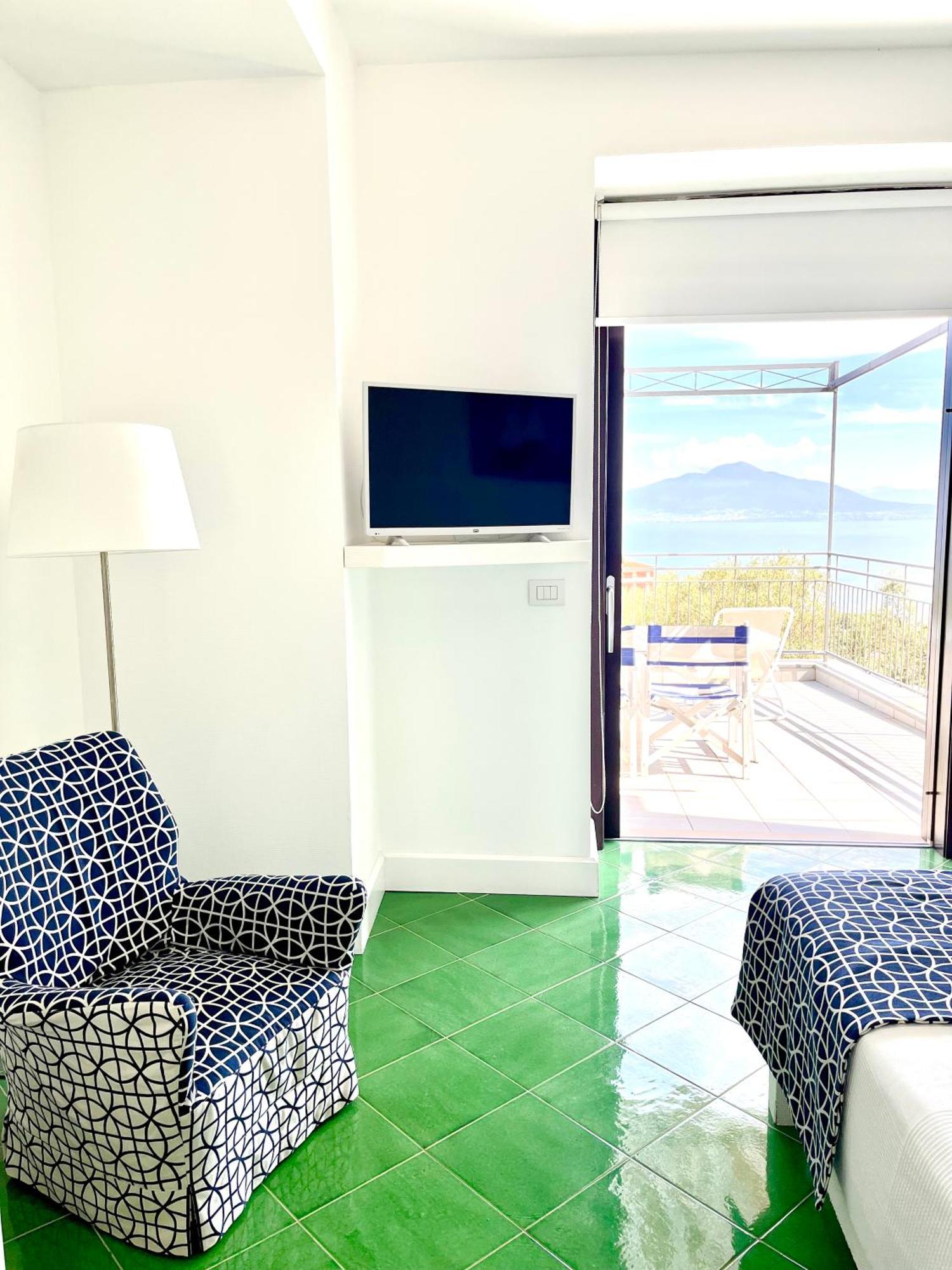 Sorrento Garden Hotel ภายนอก รูปภาพ