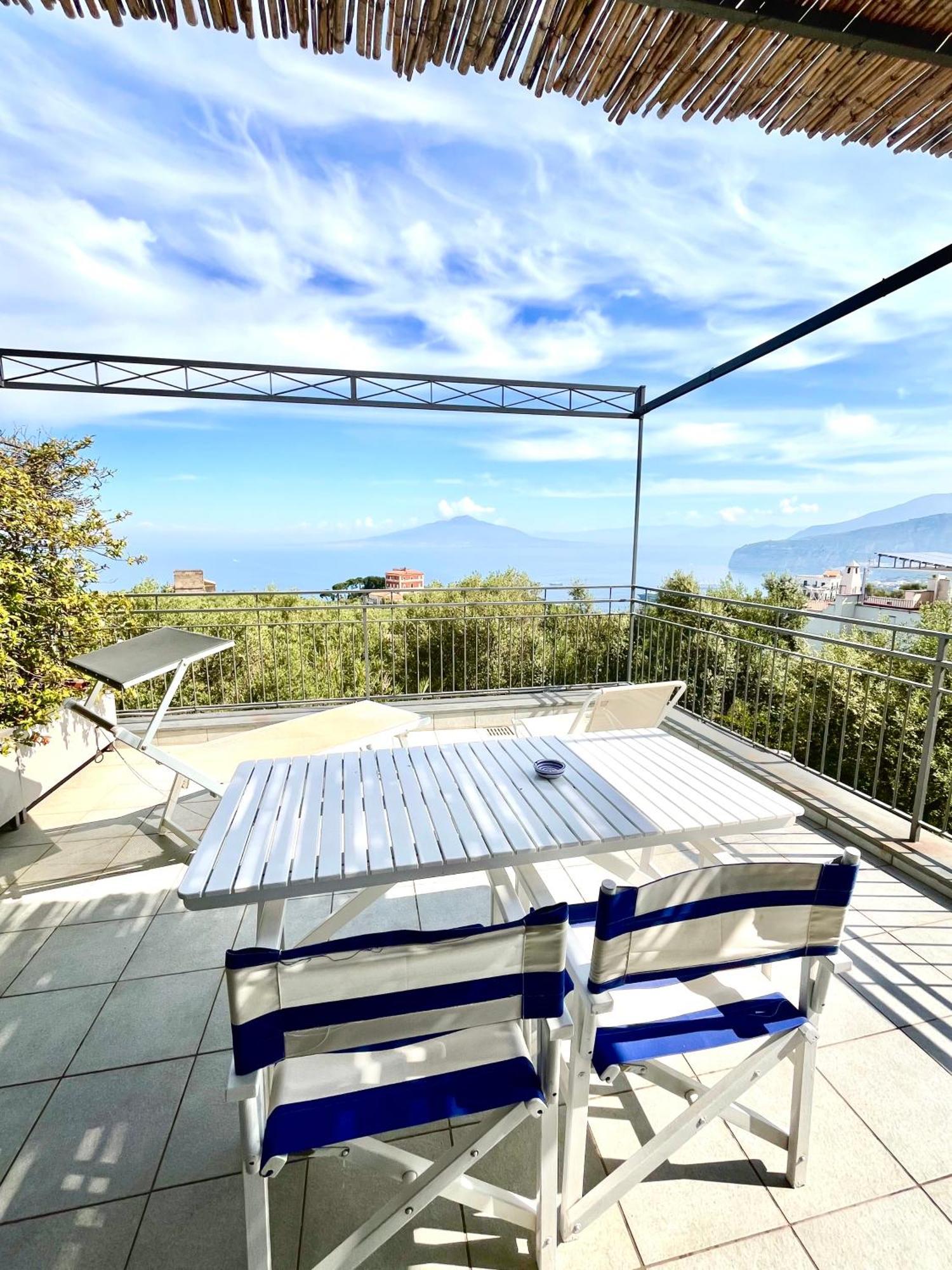 Sorrento Garden Hotel ภายนอก รูปภาพ